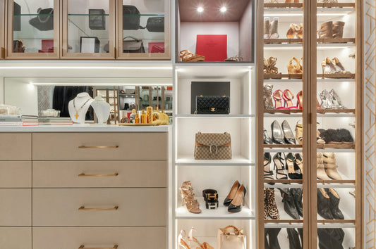 Les sacs à main indispensables pour une garde-robe capsule