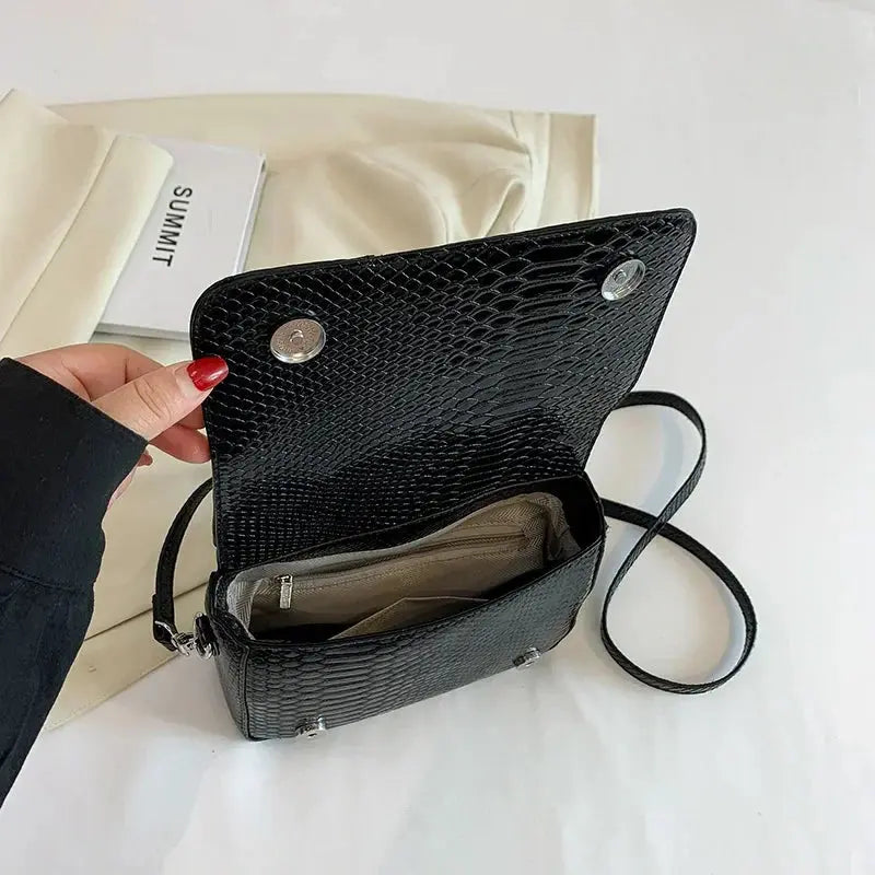 Shoulder Bag Tote 2025 Trend Lapel Jacket Women's Bag  Purse Fashion Rivets Zipper Female Crossbody Bag Luxury Handbag